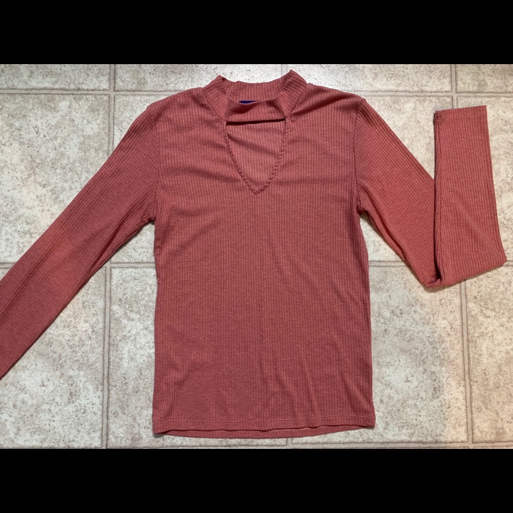 Long sleeve cut out top!